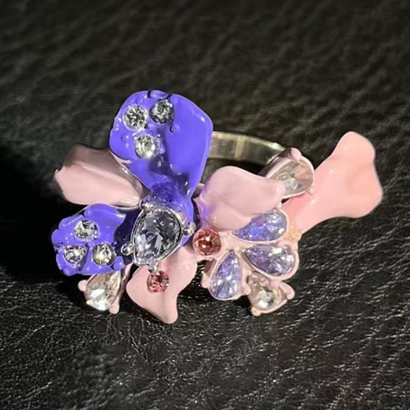 

Light Luxury Long Flower Water Drop Fringed Pendant High-end Spray Paint Craft Earrings Sweet 925 Silver Needle