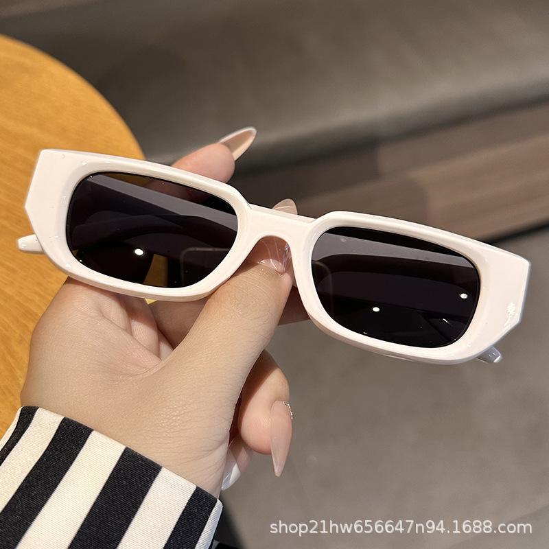 Trendy Irregular Small Frame Sunglasses - Slimming Wide-Leg Design for Men and Women