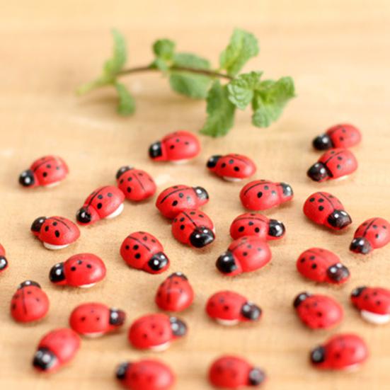 100Pcs/Set Manual Mini Wooden Ladybird Micro Landscape Decor DIY Wall Sticker