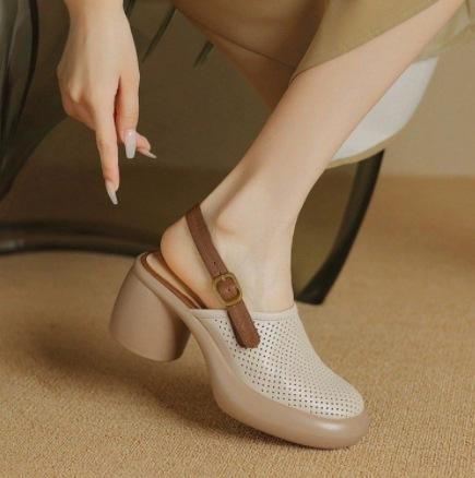 Ladies' Niche Retro Thick Soled Open Toed Sandals for Summer Wear, New Hollow Out Casual Flat Roman Shoes for Women