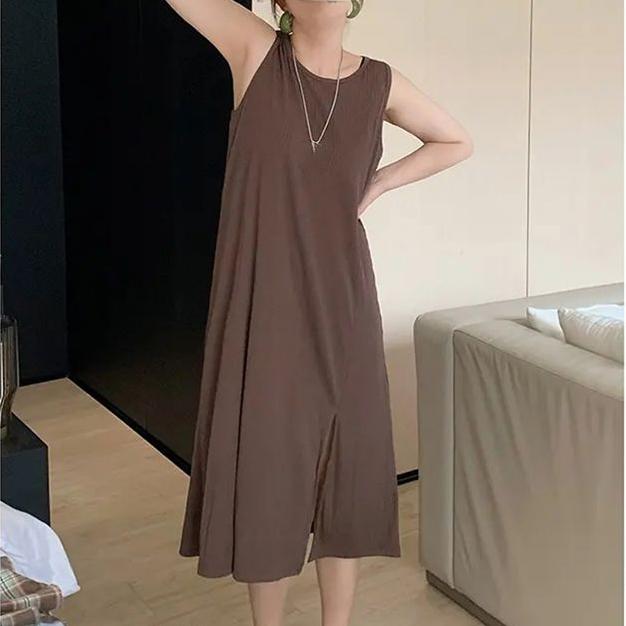 

Женские платья Повседневный и универсальный нишевый дизайн, закрывающий живот Тонкое открытое платье-майка больших размеров 4XL коричневый