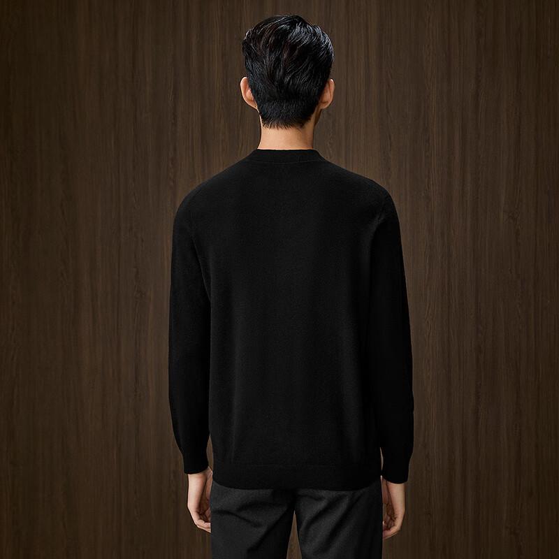 Men's Classic Round Neck Knitted Sweater