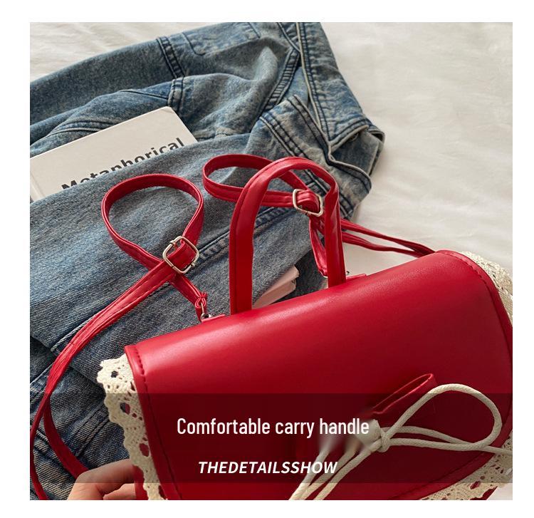 Modny damski plecak na jedno ramię z koronką i kokardą na lato 2025