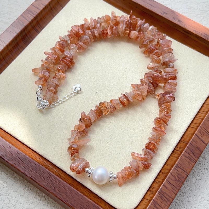 

Gravel with gold strawberry crystal, freshwater pearl, bracelet, collarbone chain sweater chain
