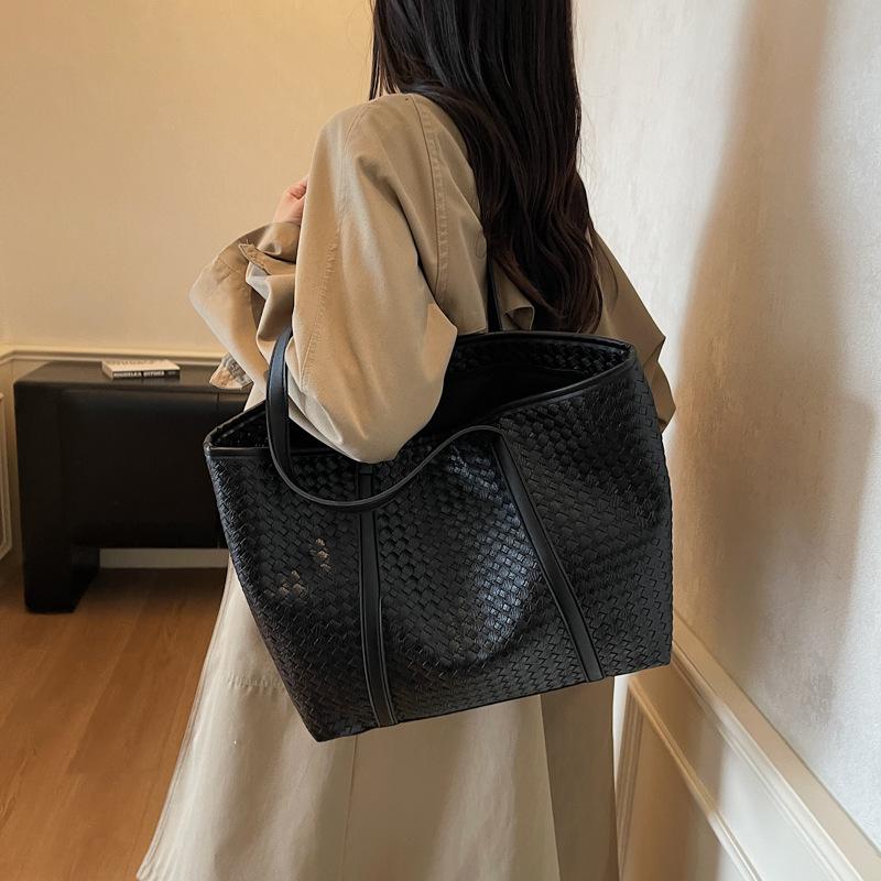New Woven Pattern Large-capacity Commuter Tote Bag Women's 2025 Fashion Underarm Bag Versatile Hand Bag Shoulder Bag