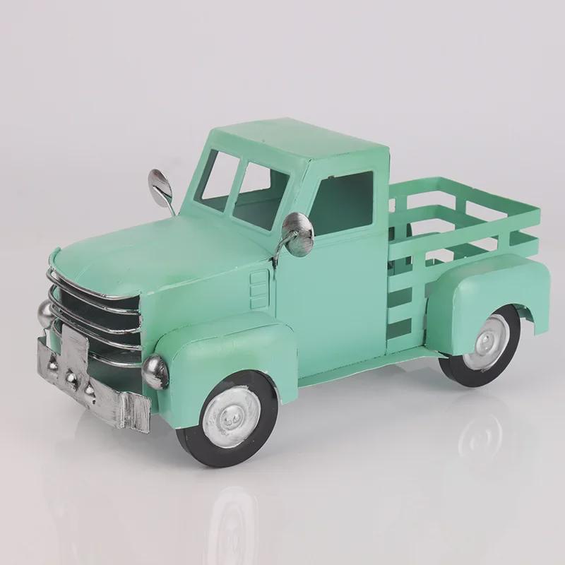 Hot-Selling Classic Christmas Pickup Truck Iron Decoration Model