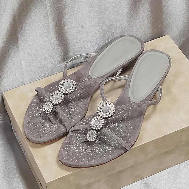 Fashion Liyke Summer Fashion Thin Low Heels Slippers Women Crystal Gem Clip Toe Beach Party Sandals Flip Flops Shoes Zapatos De Mujer