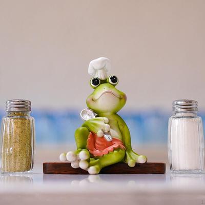 Spice Jar,  Salt and Pepper Shaker Set Unique Creative Decorative Statue, Spice Organizer