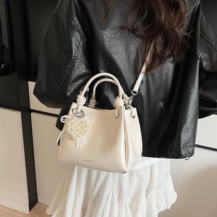 Niche Handbag Women's 2025 New Spring Travel Small Satchel Versatile Fashion Handbag Messenger Bag