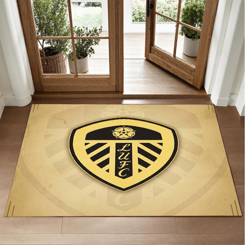 Leeds United Design Crystal Velvet Rug Soft Decorative Mat for Bedroom Entrance