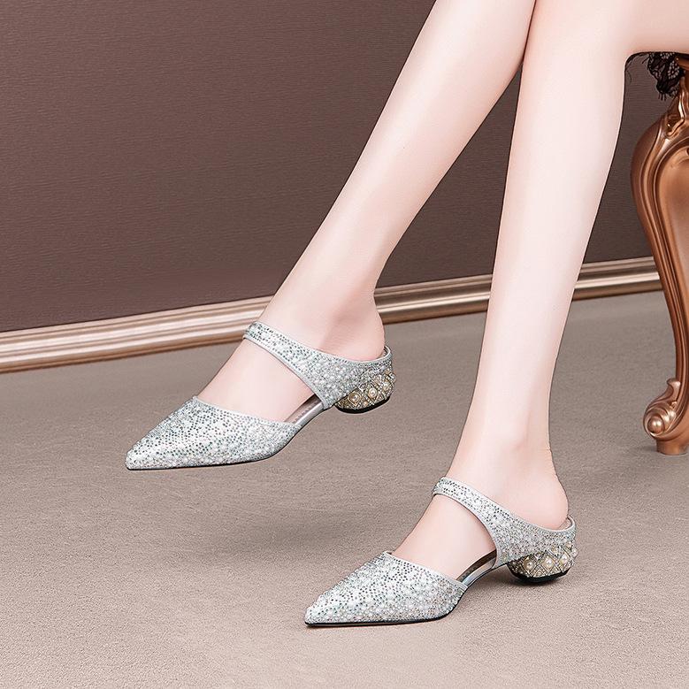 Pearl Rhinestone Bag Head Flat Heel Cool Slippers Women's Summer Fashion 2025 Thick Heel Low Heel Large Size Lazy Half Slippers
