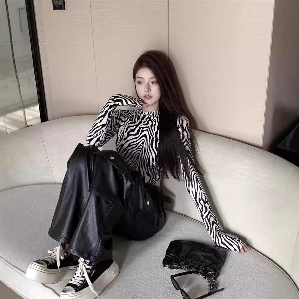 Sexy big halter strap T-shirt women's autumn zebra print short open-button hottie long-sleeved pure desire doublet