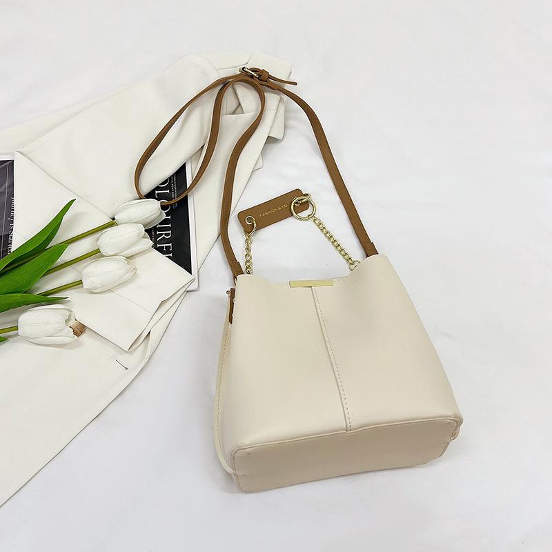 

2025 new fashion summer bucket bag personalized Korean version simple casual bag women s niche design messenger bag