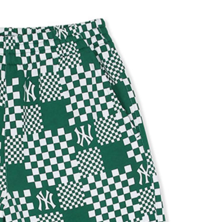 MLB Checkered New York Yankees Comfortable Stylish Three-Quarter Casual Shorts Unisex Shorts Army-Green 3ASPECE33-50GNM