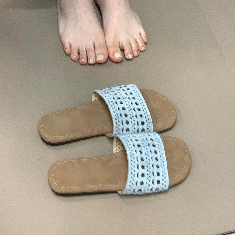 Ethnic style hollow cool slippers women's summer beach slippers 2025 new one-word drag niche
