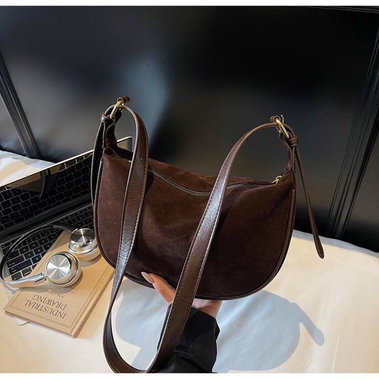 2025 Fashionable Women's Large Capacity Textured Crossbody Dumpling Bag