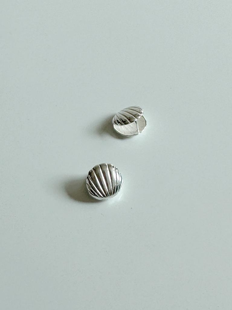 Oar [Silver 925] Round Shell Earrings