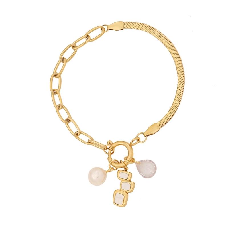 Heart Pendant Bracelet Trendy Flower Chain Jewelry Stainless Steel Texture Suitable for Casual and Special Occasion