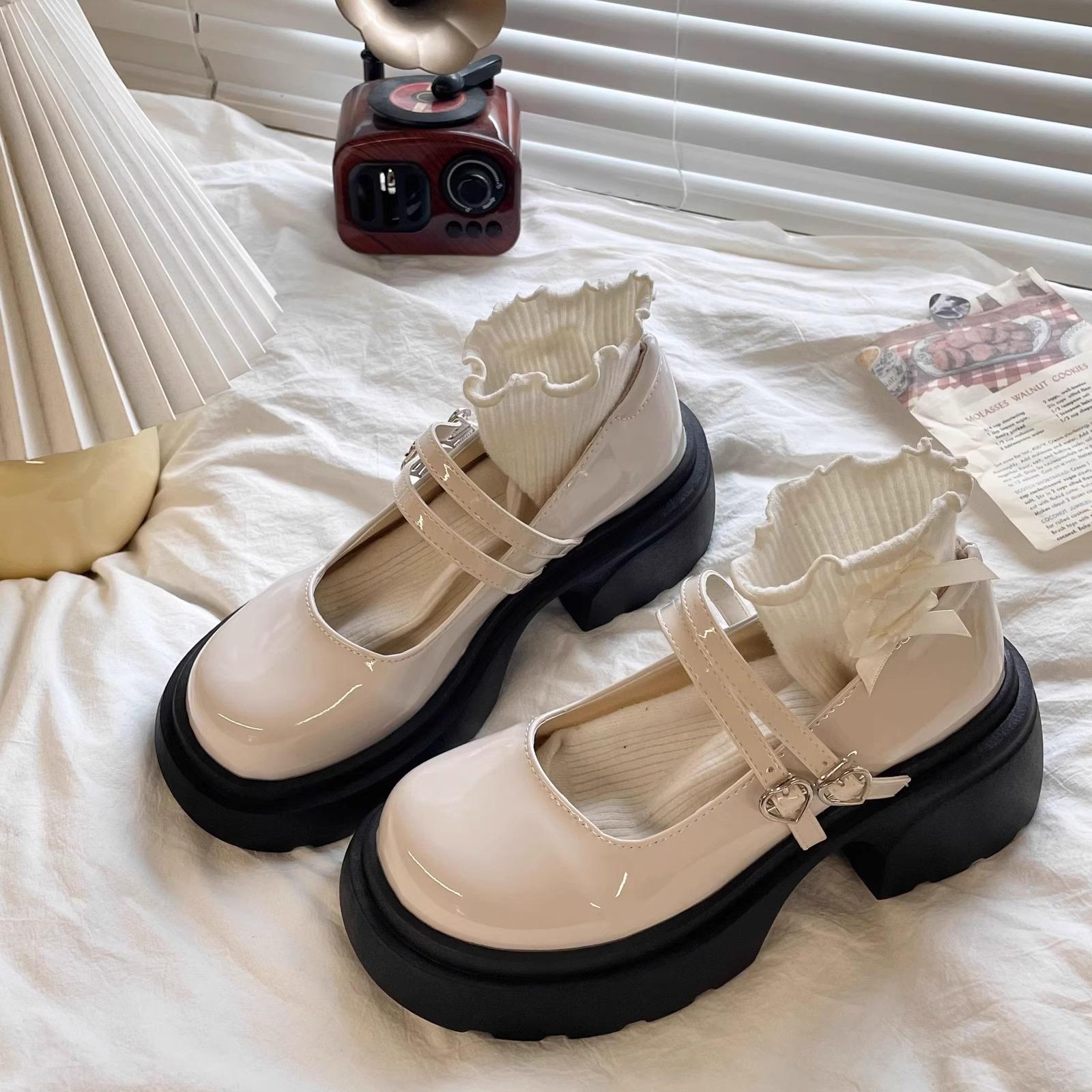 

Туфли на толстой подошве из маленькой кожи женские весенне-осенние с пряжкой-сердечком лоферы женские с мелким вырезом на высоком каблуке Мэри Джейн одинарные туфли модная обувь 40