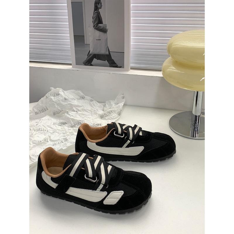 Autumn new flat-bottomed casual sports shoes versatile retro women's shoes 3126