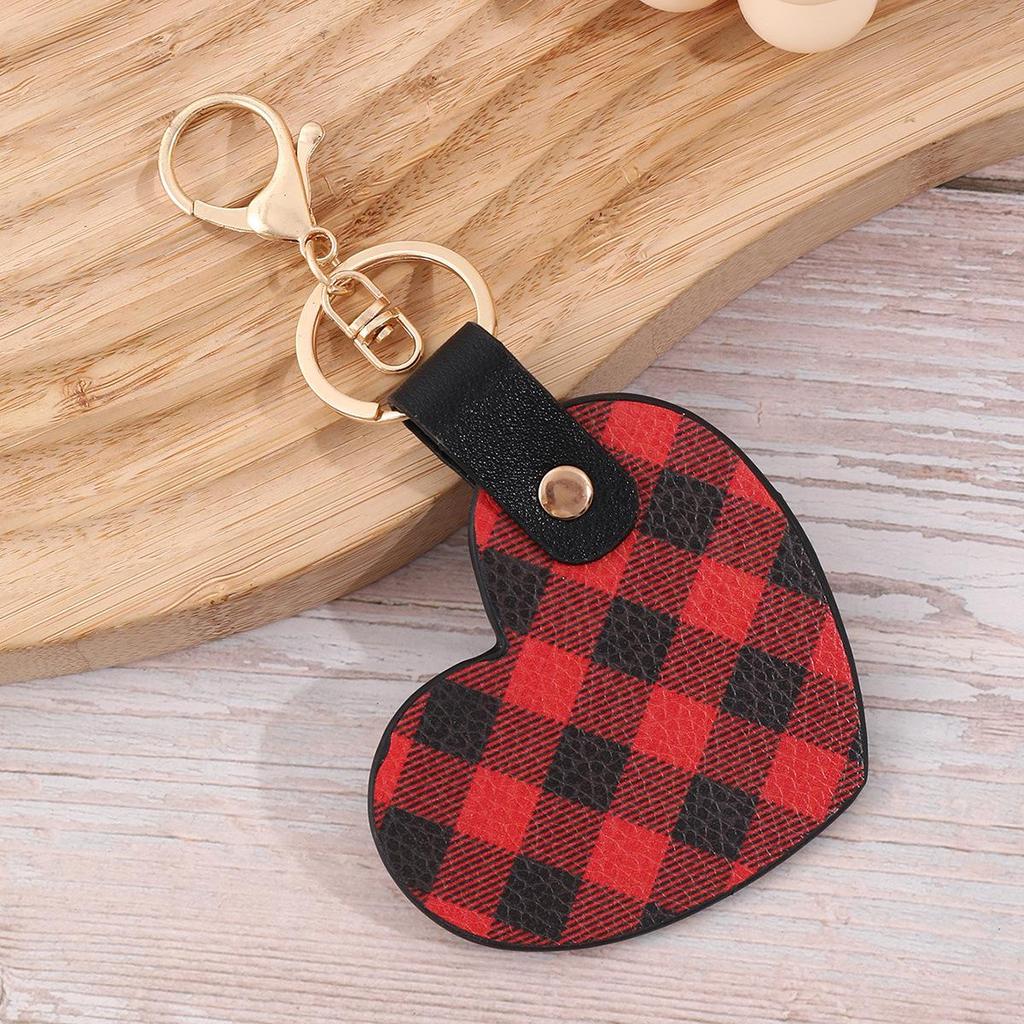 Korean Style Heart Leather Keychain Pendant: DIY Valentine's Day & Christmas Ornament Accessory