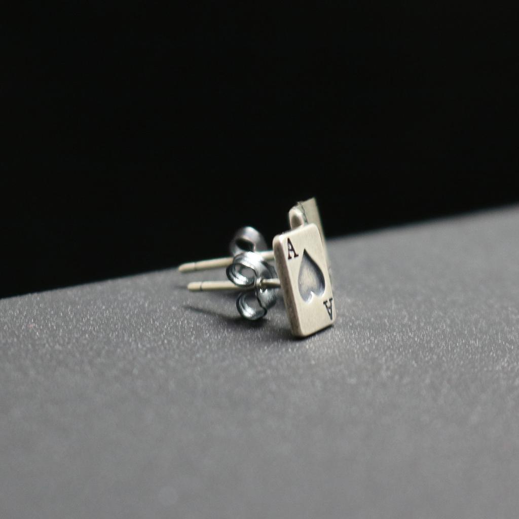 Retro Ace of Spades Earings For Men Women Punk Gothic Hiphop Zinc Alloy Stud Earings Good Luck Jewelry Unisex Creative Gift