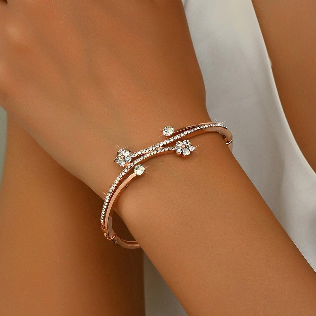 1PC Women's Fashion Trend Design Sense Small Flower Bracelet Travel Banquet Party Dress Up Gift