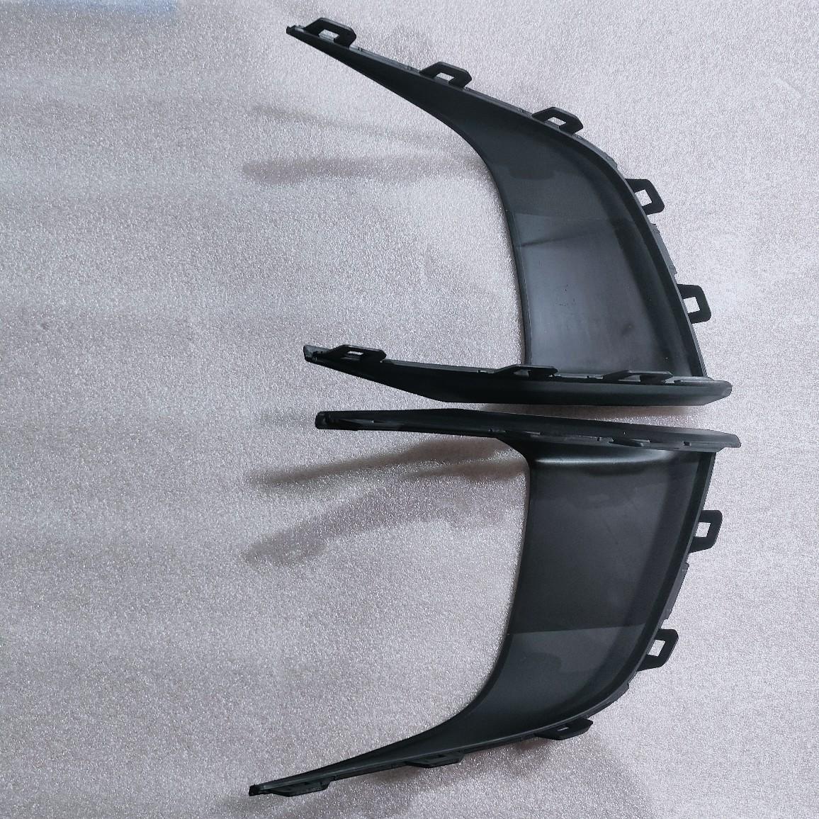 Fog Light Frame for 15-17 Cayenne (Small Mouth/Air Duct) - Part Numbers 95850594600, 95850594500 Right: 95850594600