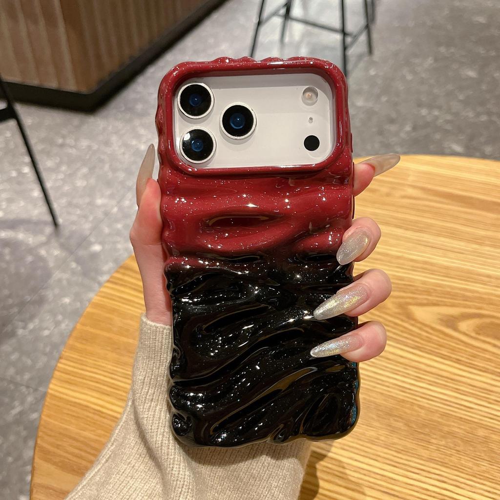 iPhone 16 Pro Max/17 Gradient 3D Pleated Texture Case