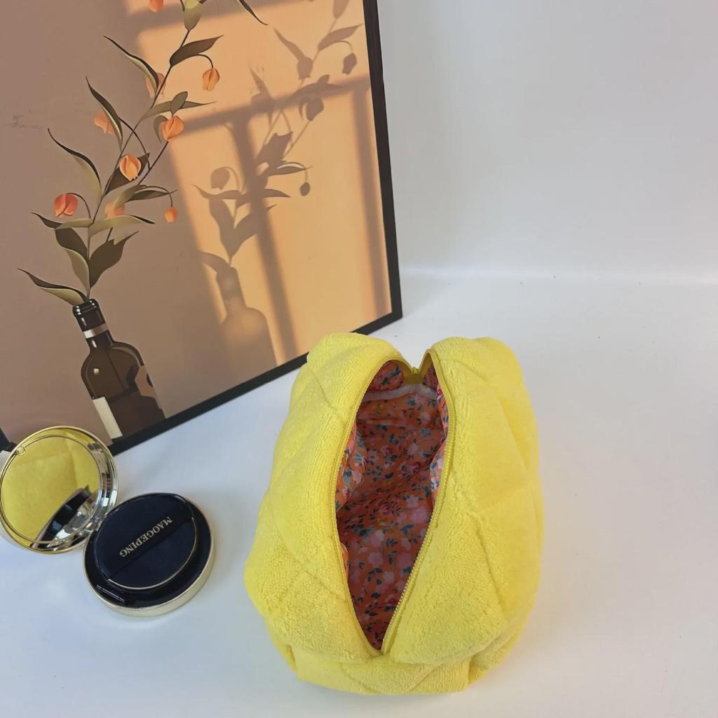 New Style Girly Macaron Cosmetic Bag: Large Capacity Plush Wash Bag