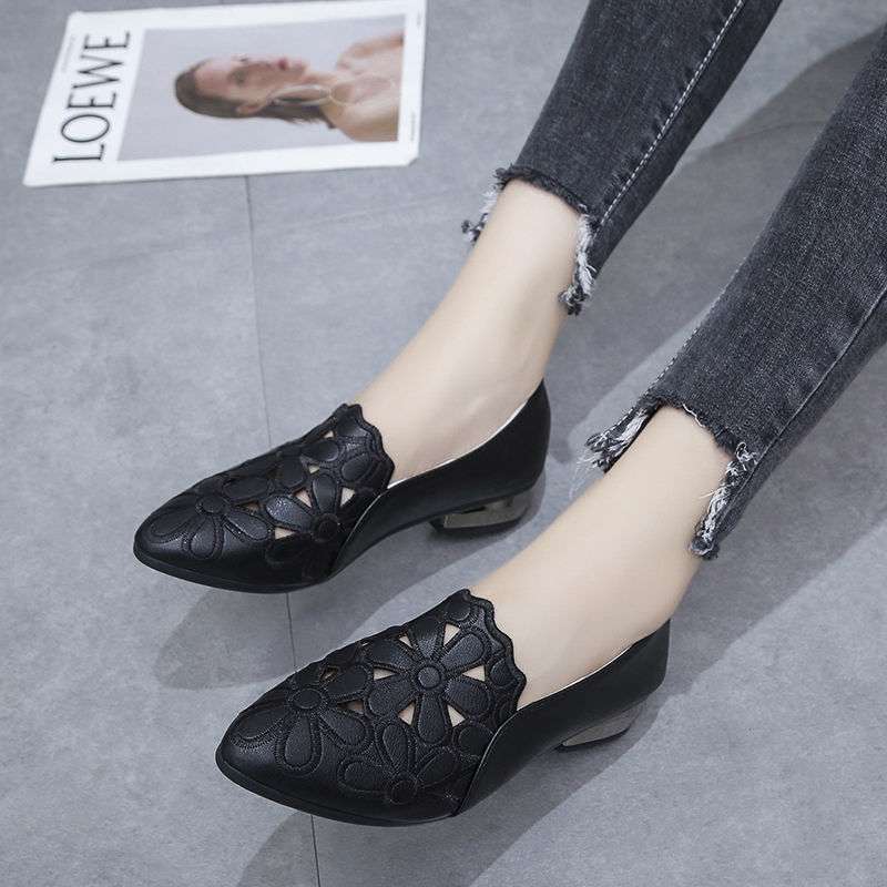 Single Shoes Female Real Soft Leather 2025 New Hollow Breathable Embroidery Four Seasons Women's Mother Shoes Thick Heel Soft Sole Work Shoes