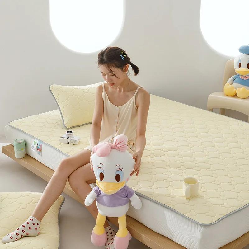 Neues Latex Dreiteiliges Set Sommer Schlafmatte Eis Seide Studentenwohnheim Sommer Waschbar Cartoon Weicher Sitz