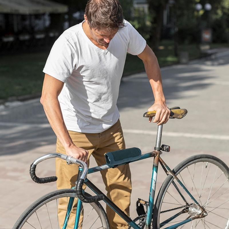 Speaker Guard Case With Detachable Carrying Strap Enhances Drop Resistance Precise Openings for Flip 7