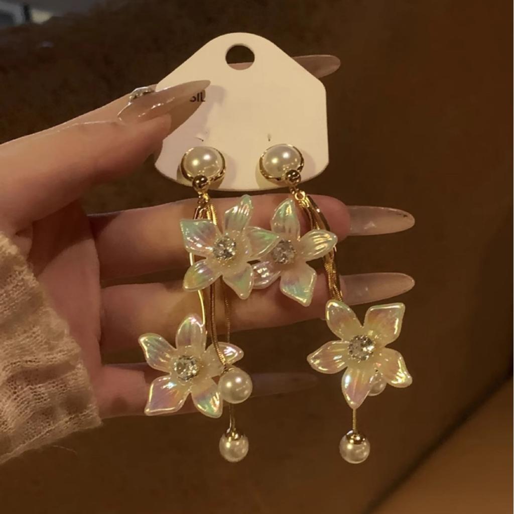 Flower Pearl Fringed Earrings Temperament Light Luxury Fashion Elegant Stud Earrings Versatile High Sense Earrings Women