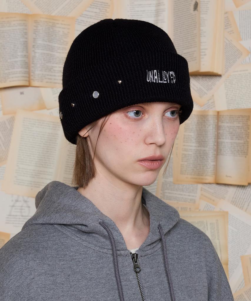 UNALLOYED Logo Studded Beanie / Black