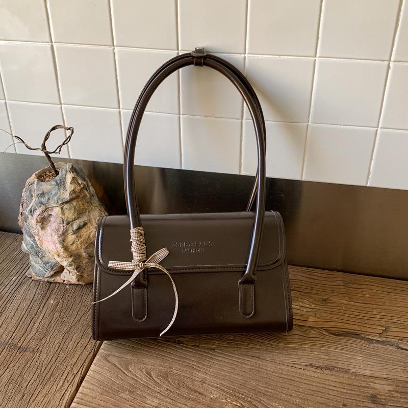 Gențile de umăr populare de astăzi cu capacitate mare sunt genți de mână noi de toamnă pentru femei, cu valoare ridicată, genți de umăr la modă.