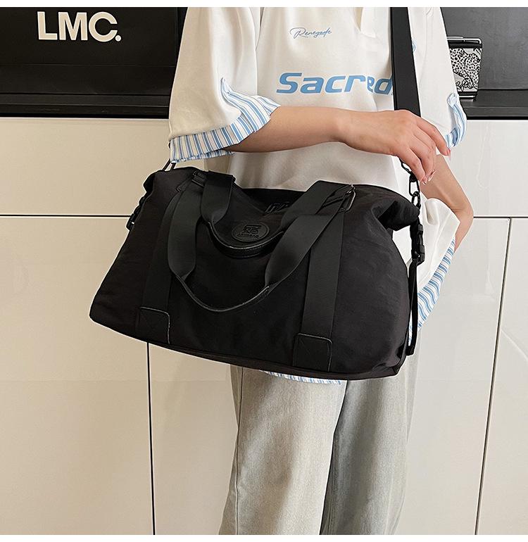 Large Capacity Travel Bag with Wet/Dry Separation for Yoga, Swimming, and Business Trips - Wear-Resistant, Lightweight Crossbody Handbag Luggage.