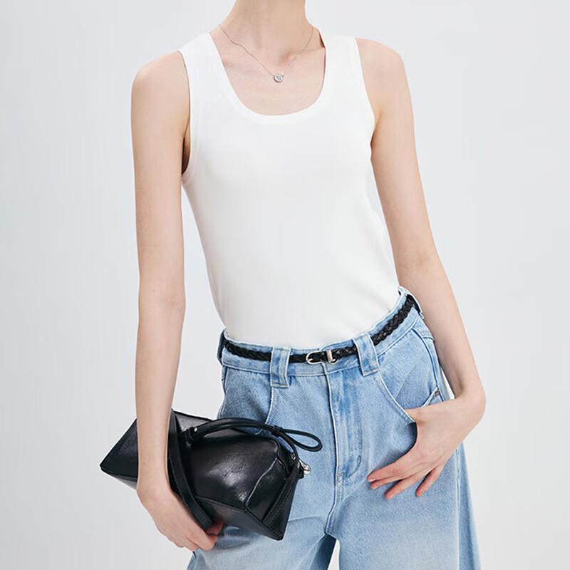 

Navigare Women s Casual Crew Neck Vest Sweater L