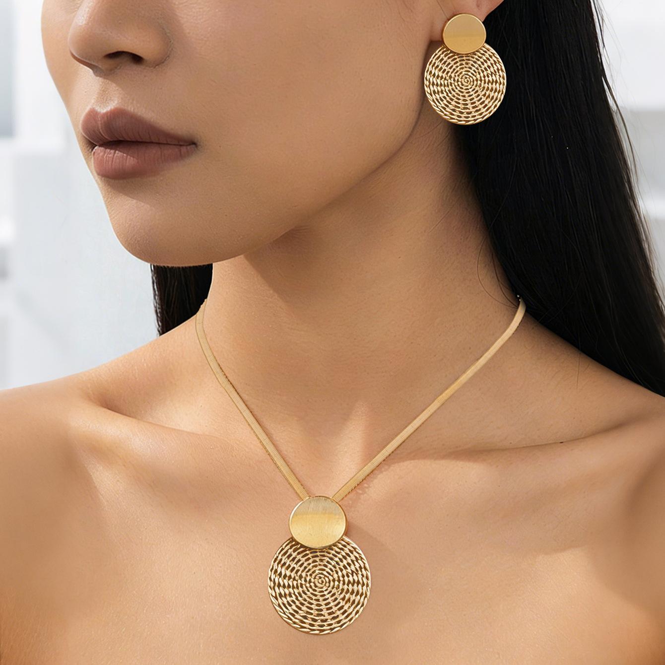 Exaggerated round earrings necklace set personality temperament metal geometric retro stud earrings women
