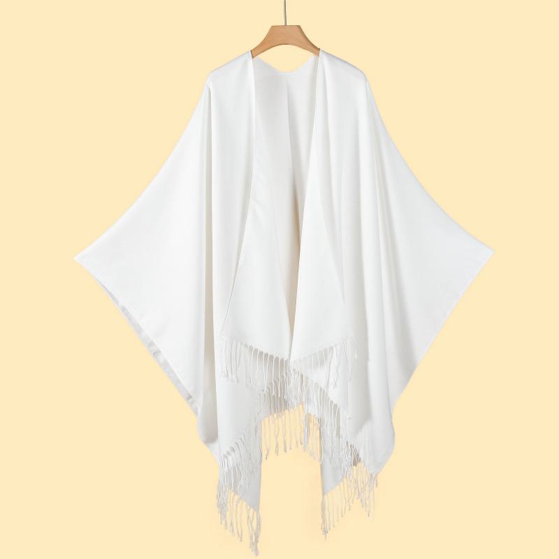 Street women's scarves are versatile in autumn and winter, air-conditioned rooms are warm and dual-purpose, monochrome fringed shawl cape