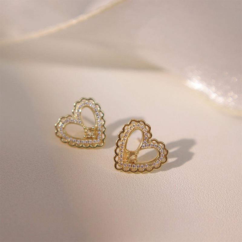 Ballet-Inspired Heart Stud Earrings - S925 Sterling Silver with 14K Gold Plating, Luxurious Niche Design 14K Gold Plated Pair (Includes Earplugs)
