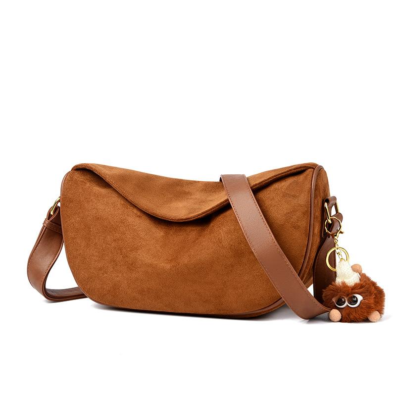 

Retro Suede Commuting Bag for Women Minimalist Shoulder Bag Casual Animal Pendant Decoration Handbag Versatile Underarm Bag