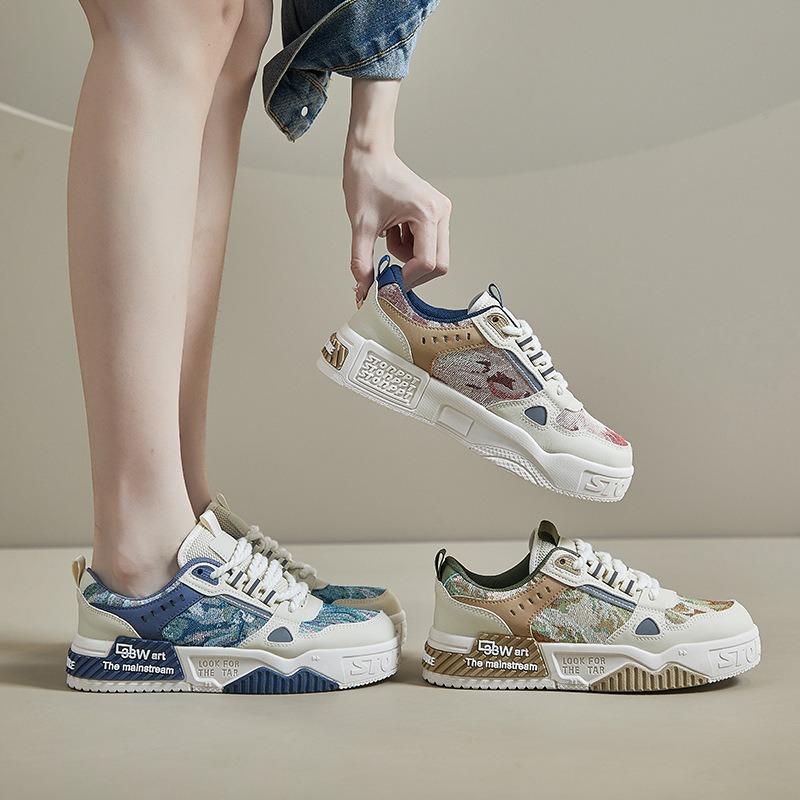 New Style of Student Running Sports Board Shoes Height-increasing Casual Shoes