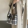 Woolen Plaid Large-capacity Fashion Simple Leisure 2025 Foreign Style Pendant Winter New Korean Version Tote Handbag