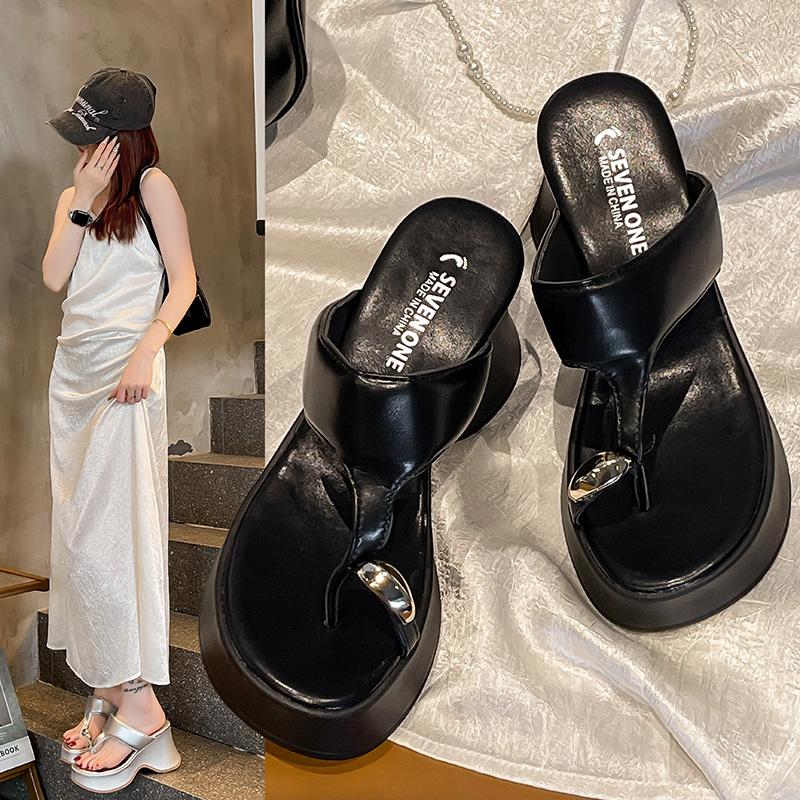 Fashion 2025Thick Bottom Women Slippers Summer Outside Flip Flops Height Increasing  Shoes Summer Beach Shoes Breathable