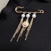 Broches et bijoux de corps
