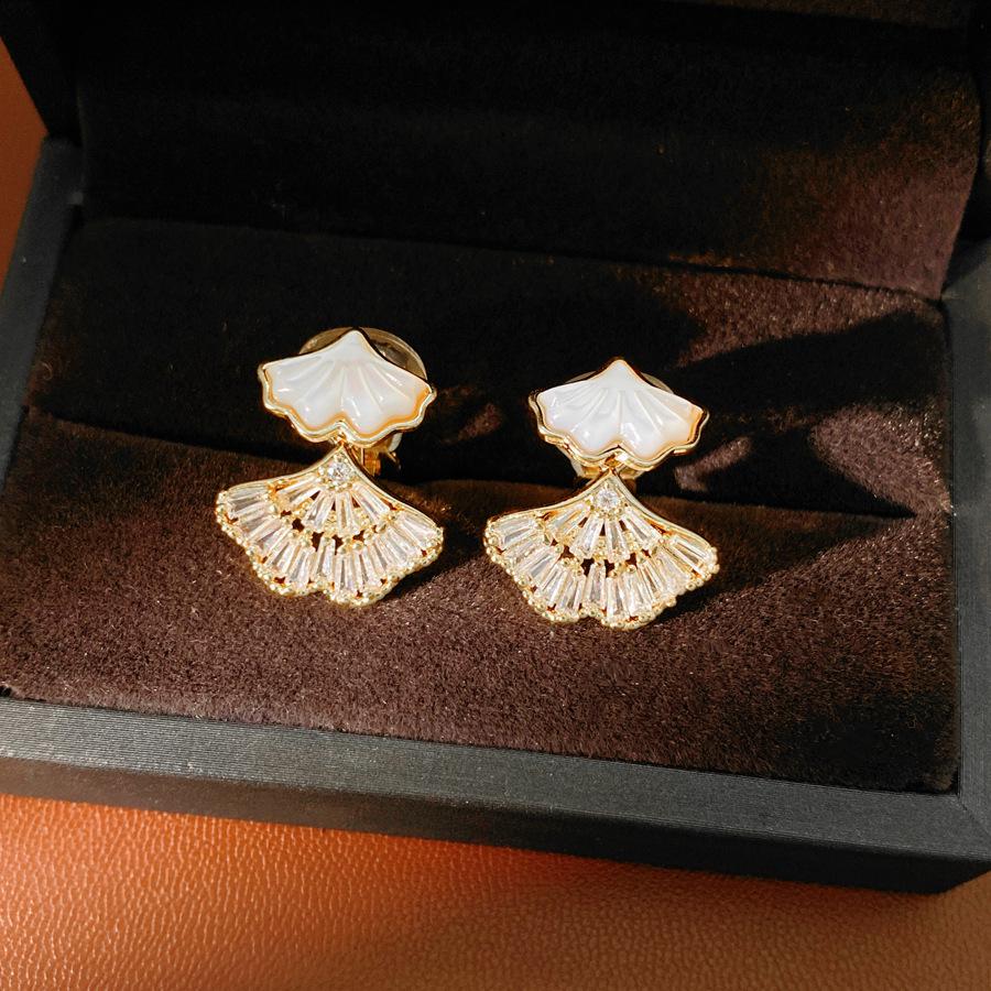 Gold-Plated Zircon Butterfly Ear Cuff: Stylish High-End Earring for Women