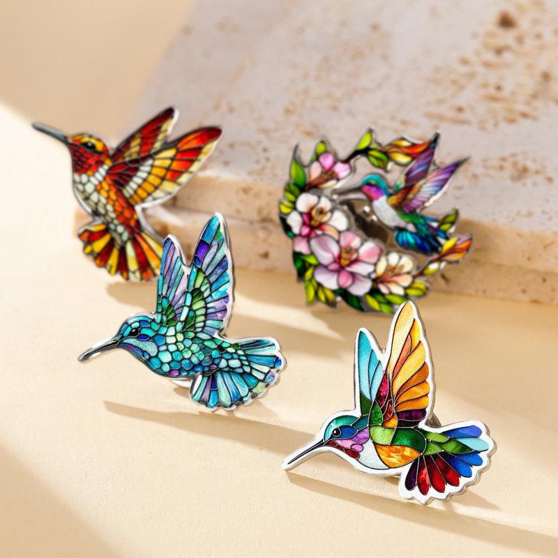Set de Broche y Collar de Colibrí Colorido con Diseño de Pájaro en Acero Inoxidable, con Pendientes Resistentes al Descoloramiento y Anillo de Gancho