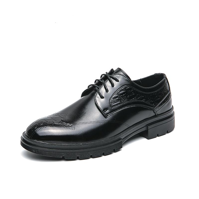 

Spring and autumn non-slip flat casual large size loafers men s business casual pointed fashion designer leather shoes 38