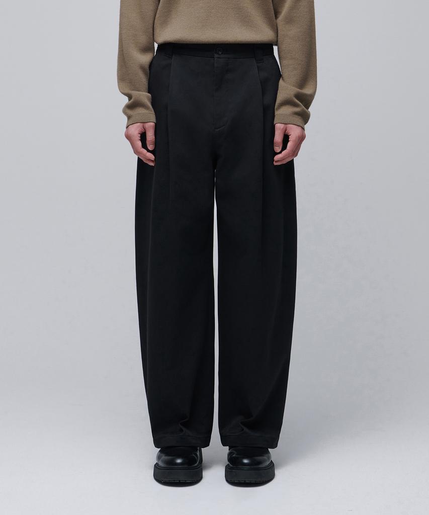 MUSINSA STANDARD Curved Wide Chino Pants [Black]